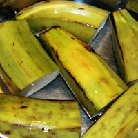 Как приготовить удобрение из банановой кожуры для помидоров и огурцов